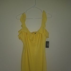 Off the shoulder yellow Guess babydoll dress